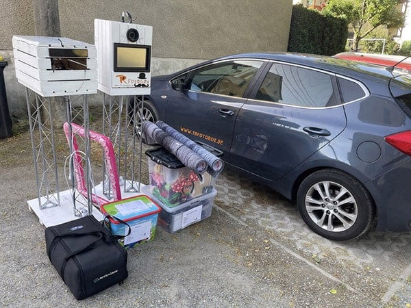 Fotobox mit Zubehör am Auto Fotobox mit Zubehör am Auto