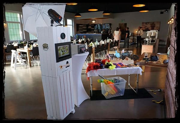 Fotobox inklusive Drucker und Requisiten Fotobox inklusive Drucker und Requisiten