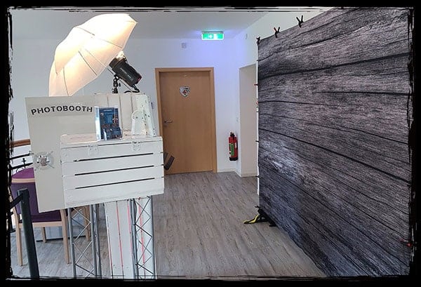 Fotobox mit grauem Hintergrund Fotobox mit grauem Hintergrund