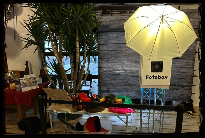 Fotobox bei einem Event in Chemnitz mit Requisiten – Spaß und Erinnerungen für deine Gäste Fotobox für Event in Chemnitz mit Requisiten