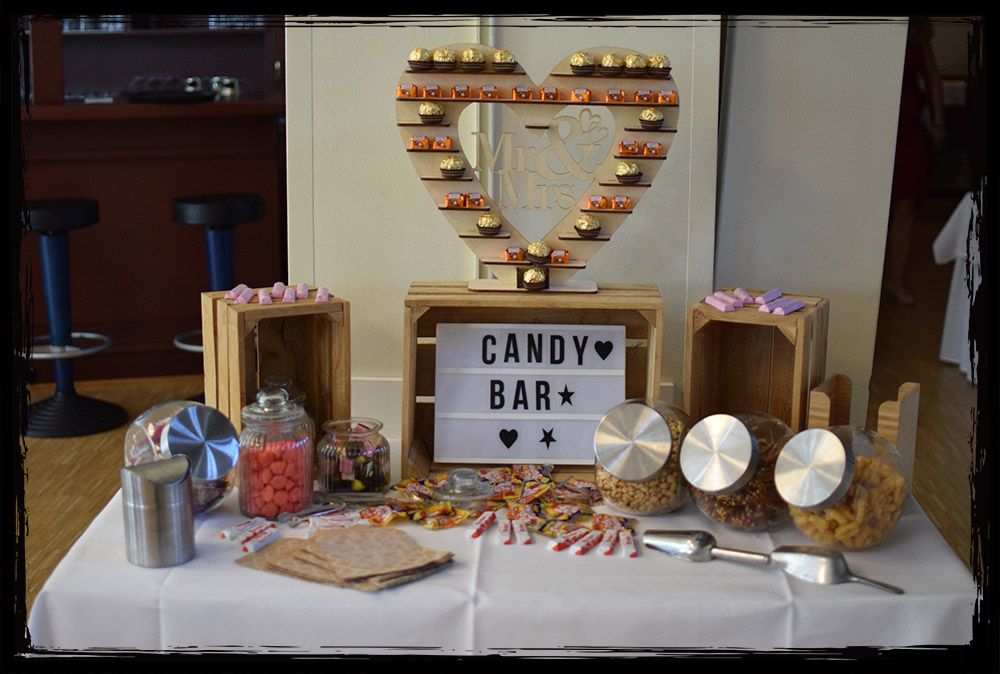 Parkschänke Limbach-Oberfrohna – Candy Bar als Highlight bei Hochzeiten Candy Bar bei einer Hochzeit in der Parkschänke Limbach-Oberfrohna – süßes Highlight für Gäste