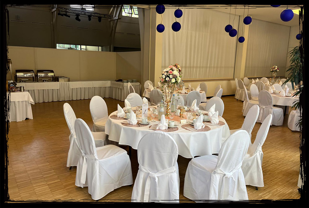 Parkschänke Limbach-Oberfrohna – eleganter Hochzeitssaal im Café Seeblick Parkschänke Limbach-Oberfrohna – festlich dekorierter Hochzeitssaal im Café Seeblick