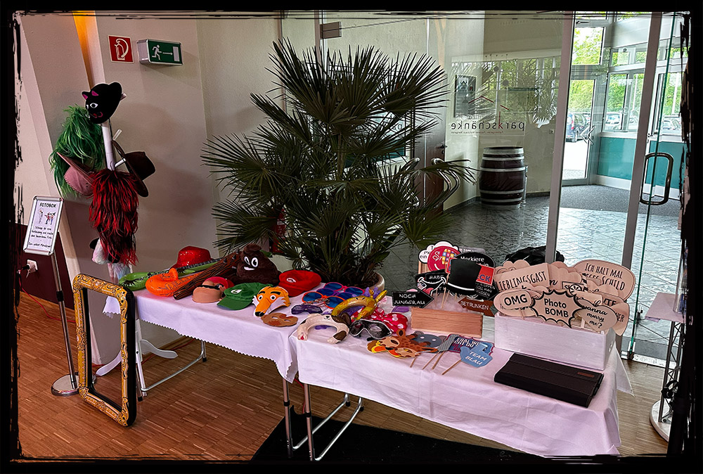 TR Fotobox Parkschänke Limbach-Oberfrohna – kreative Requisiten für unvergessliche Bilder TR Fotobox Parkschänke Limbach-Oberfrohna – bunte Requisiten und Accessoires für Fotospaß