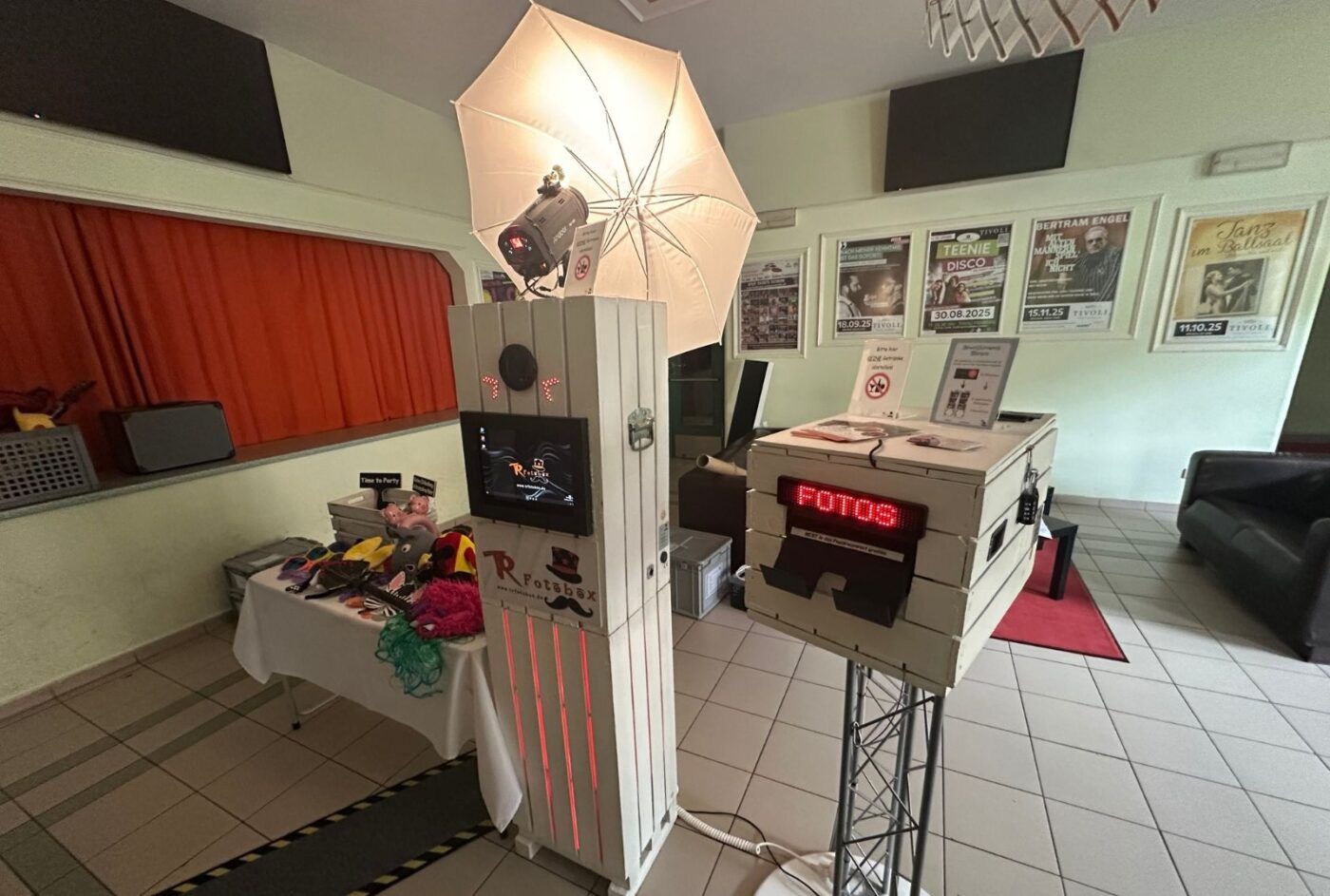 Profi-Fotobox mit Highspeed-Drucker und Studioblitz im Tivoli Freiberg.