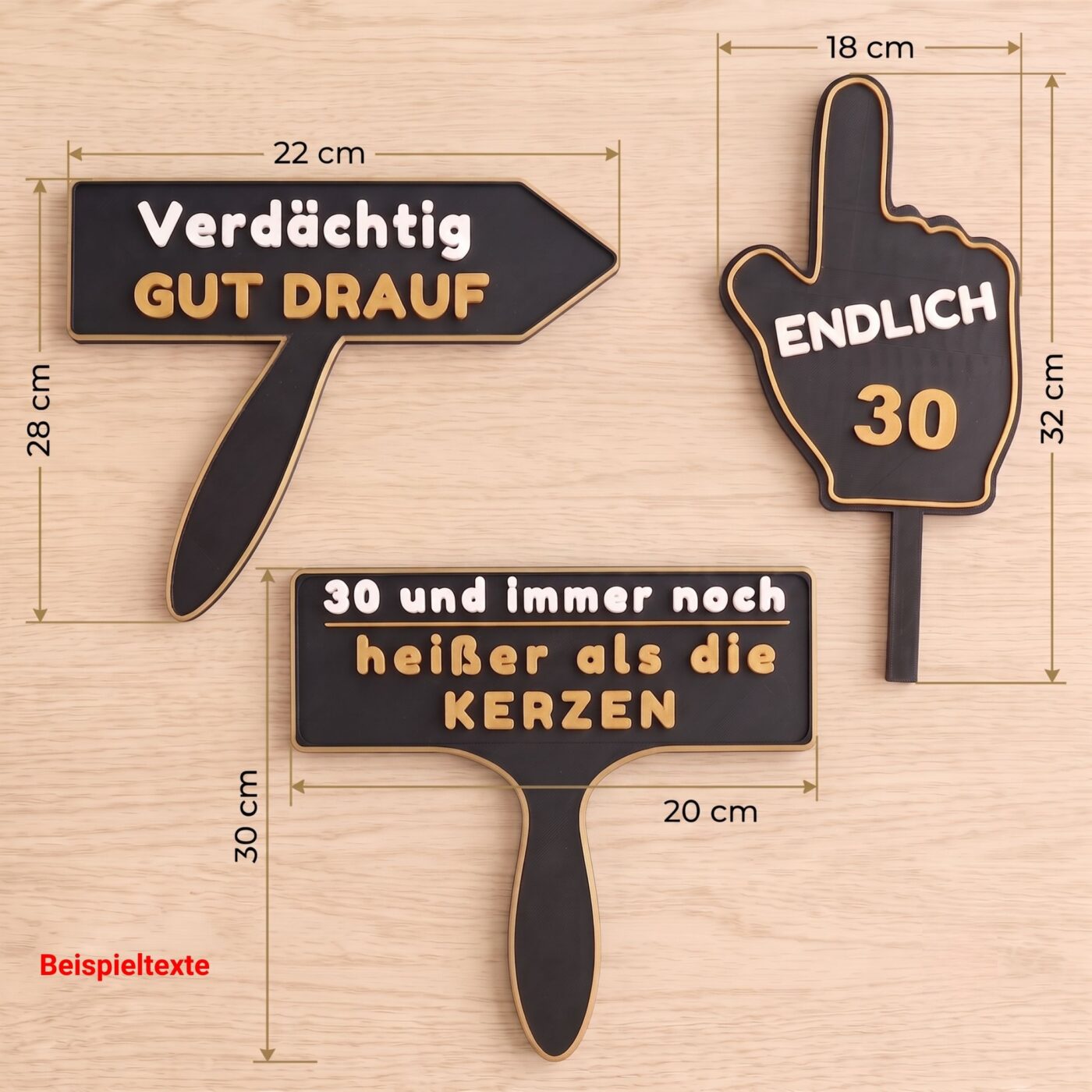 Grafik zeigt die genauen Masse der Fotobox Schilder in Zentimetern an drei Beispielen